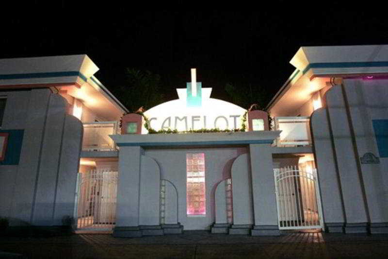 Camelot Beach Suites Клеруотер-Бич Экстерьер фото